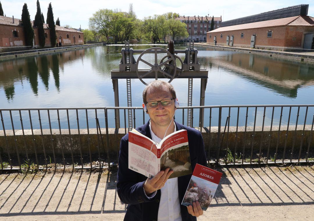 El escritor palentino Asier Aparicio