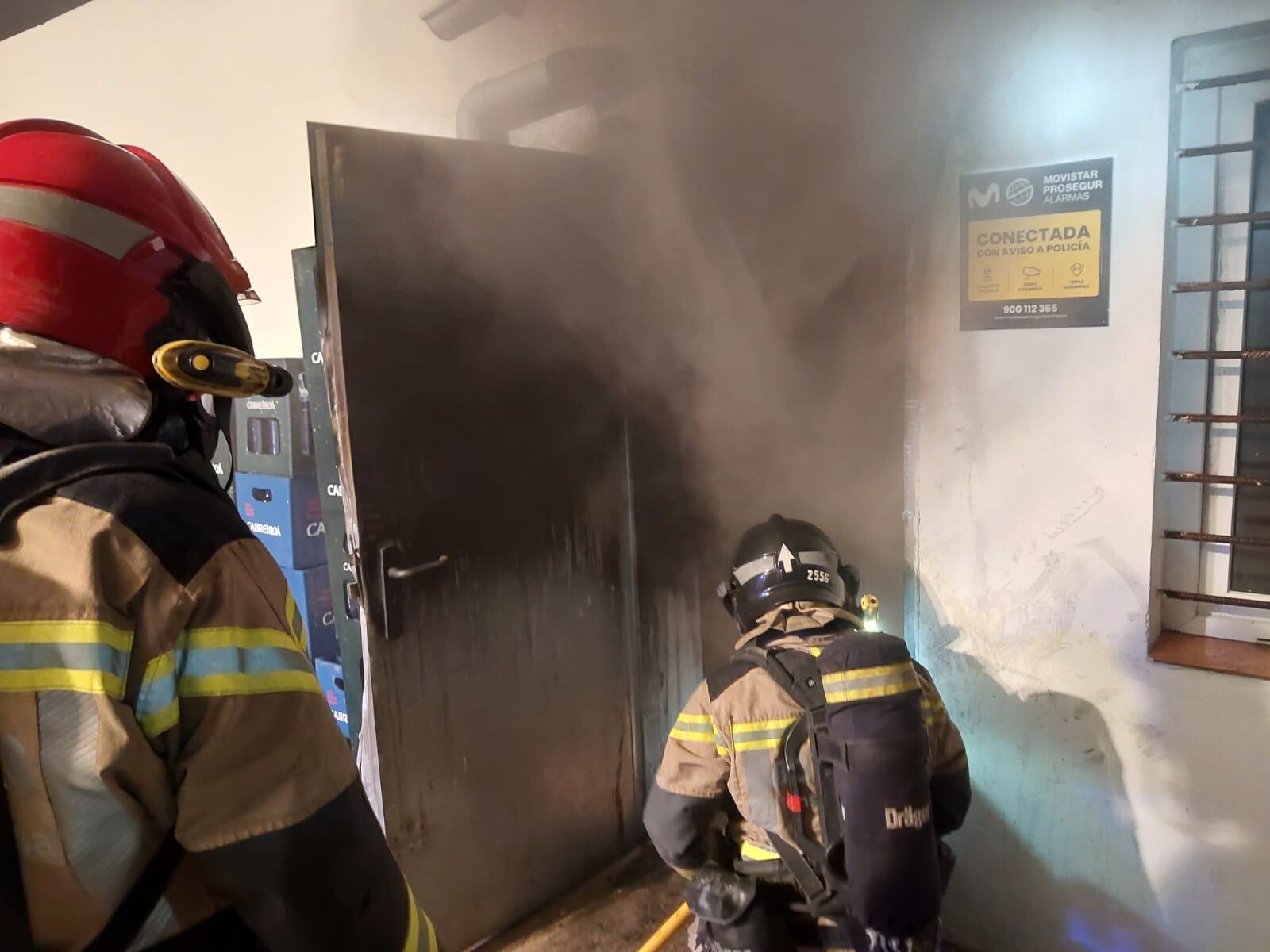 Imagen de archivo de los bomberos en un incendio