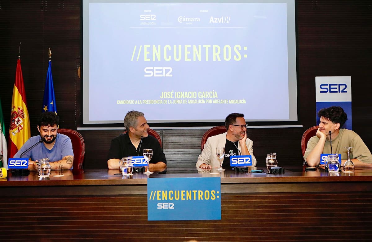 El salón de actos de la Cámara de Comercio de Sevilla ha acogido el Encuentro SER protagonizado por el candidato de Adelante Andalucía a la presidencia de la Junta, José Ignacio García