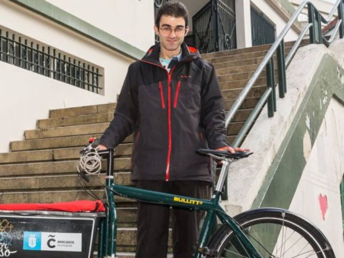 El Concello prueba un servicio de reparto en bicicleta en el mercado de San Agustín