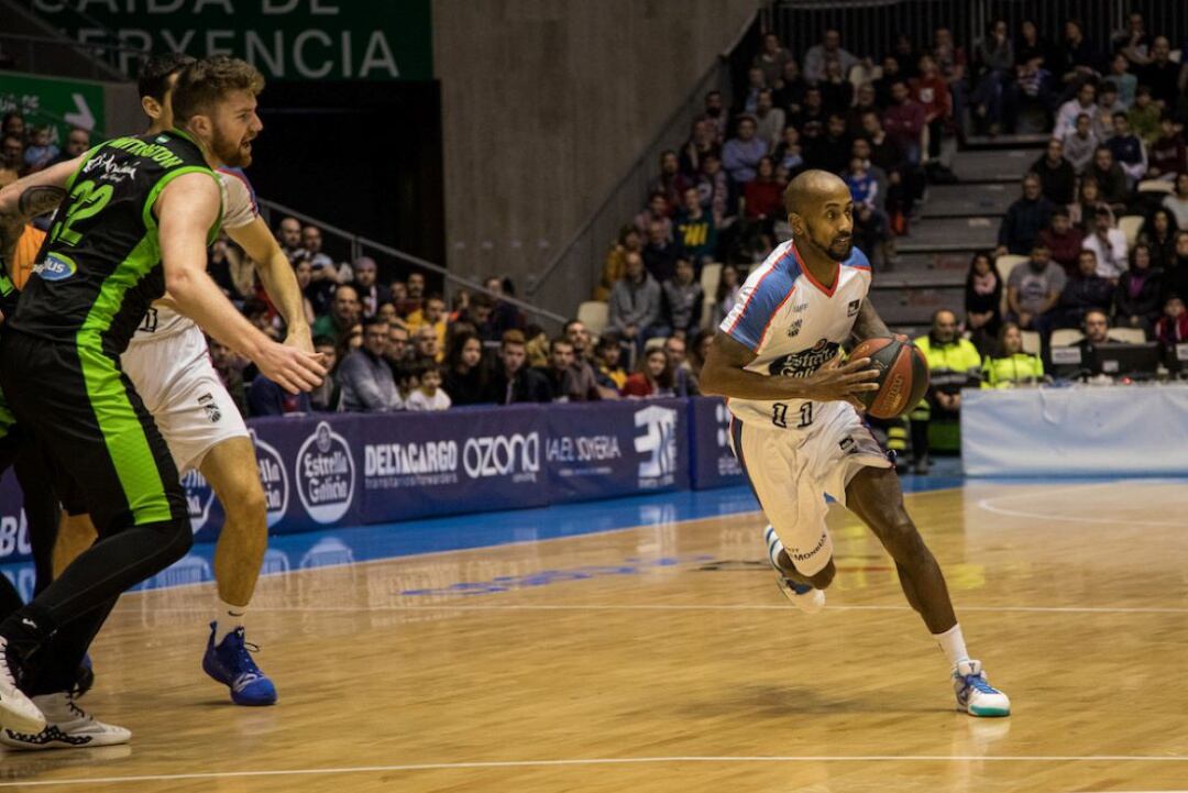 Earl Calloway fue ante el Betis el líder del Obradoiro, con 17 puntos y 20 de valoración