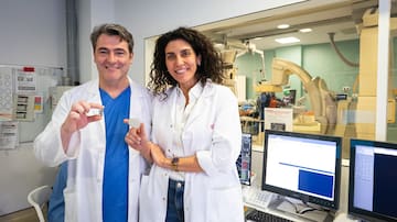 Sant Joan de Déu implanta el marcapassos més petit del món a un nadó de dos dies