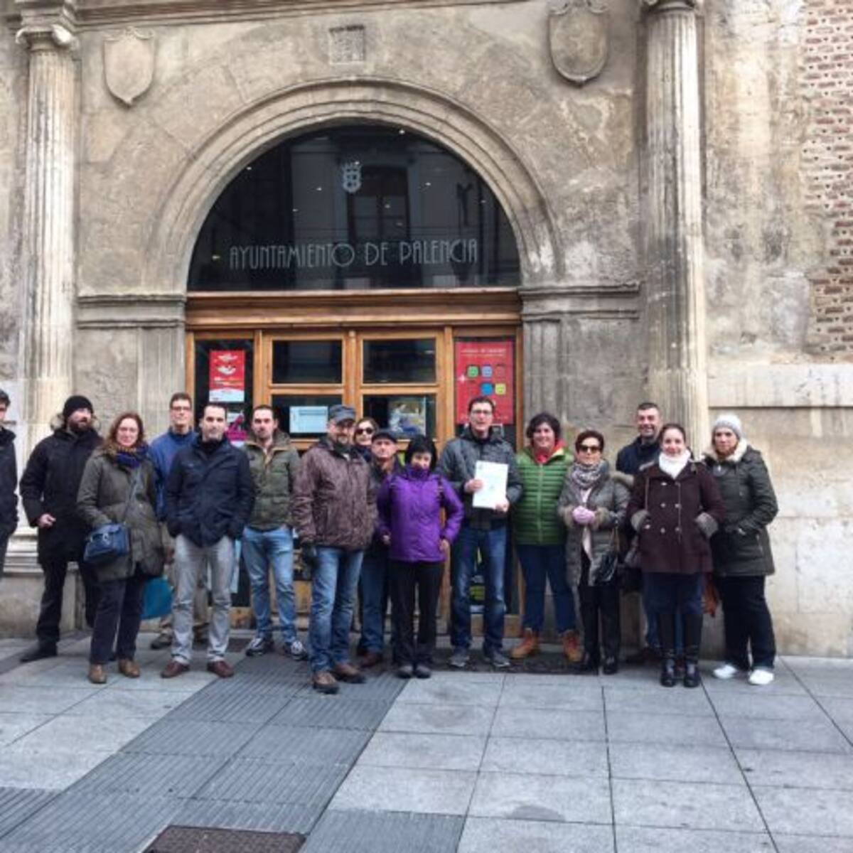 ‘Allende el Río’ avala su reivindicación de que se controle la velocidad en el barrio con 1.100 firmas