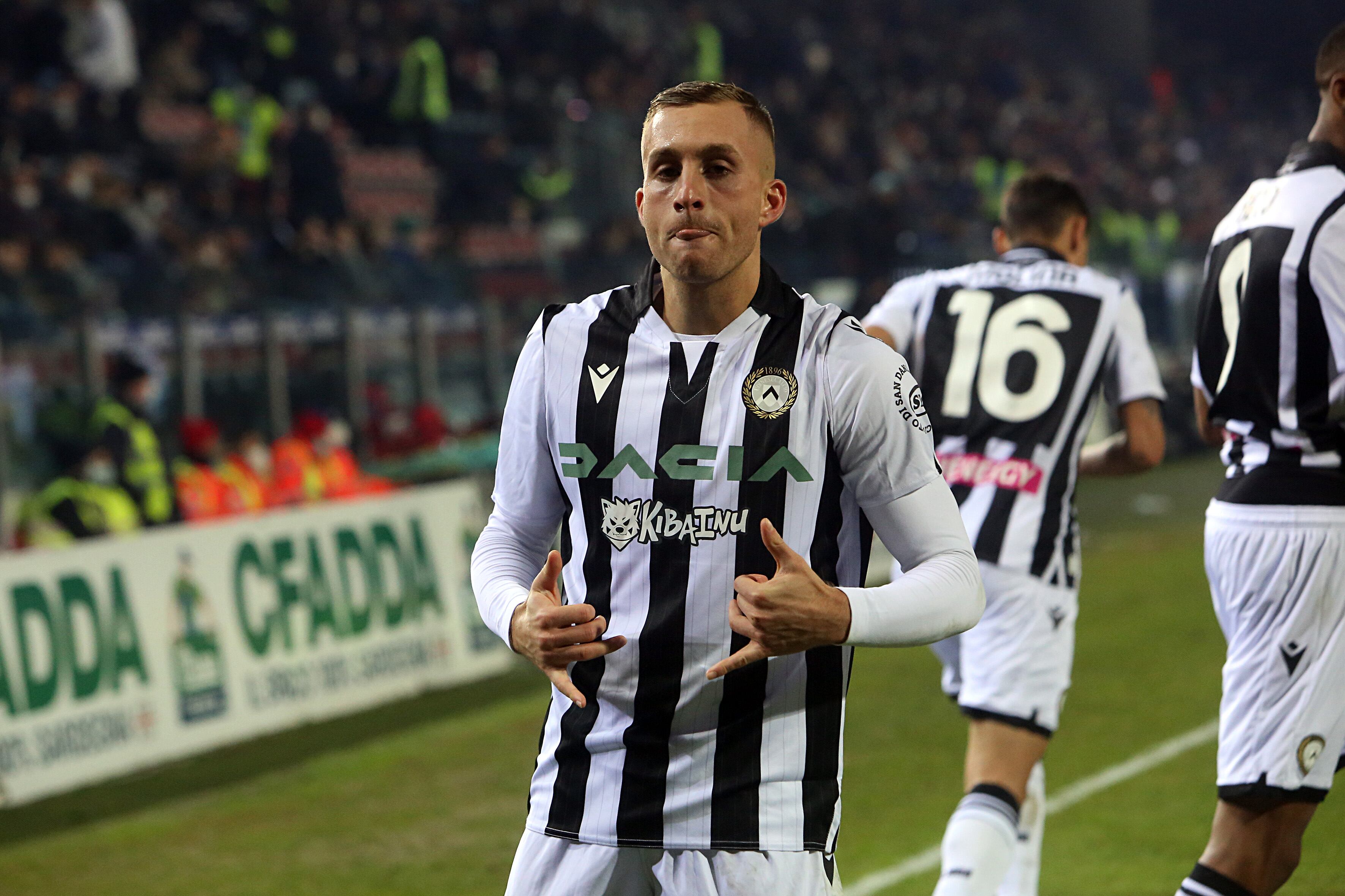 CAGLIARI, ITALY - DECEMBER 18: Gerard Deulofeu of Udinese celebrates his goal 0-2 during the Serie A match between Cagliari Calcio and Udinese Calcio at Sardegna Arena on December 18, 2021 in Cagliari, Italy. (Photo by Enrico Locci/Getty Images)