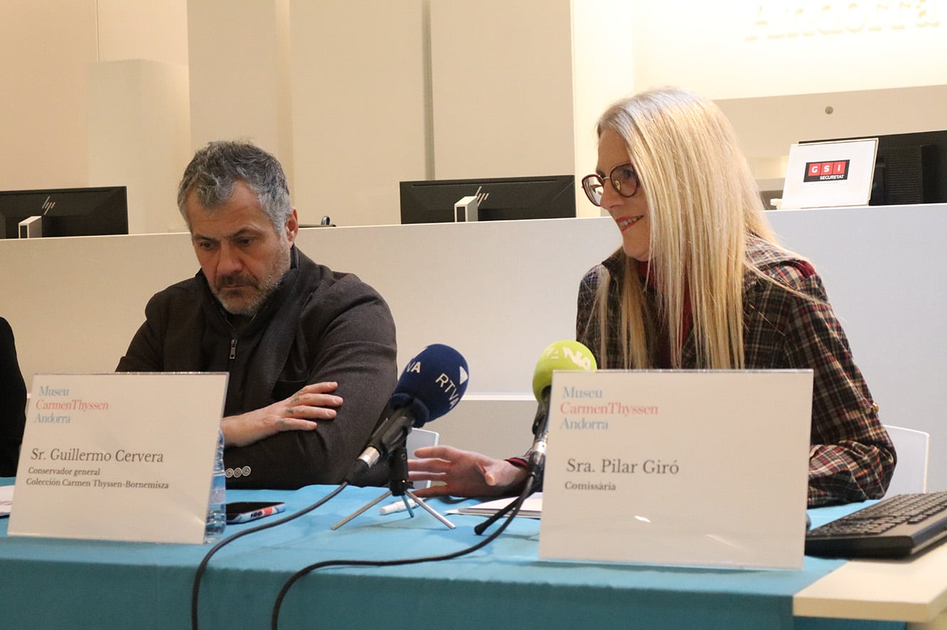 El conservador general de la col·lecció Carmen Thyssen-Bornemisa, Guillermo Cervera, i la comissària de l&#039;exposició &#039;Vincles&#039;, Pilar Giró, durant la presentació de la mostra dedicada a Cuixart.