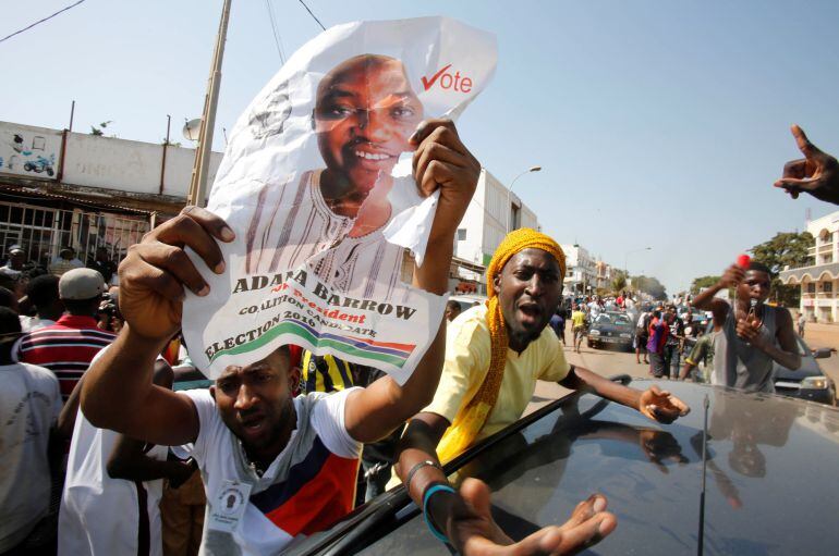 Supporters of president-elect Adama Barrow celebrate Barrow&#039;s election victory in Banjul, Gambia, December 2, 2016. 