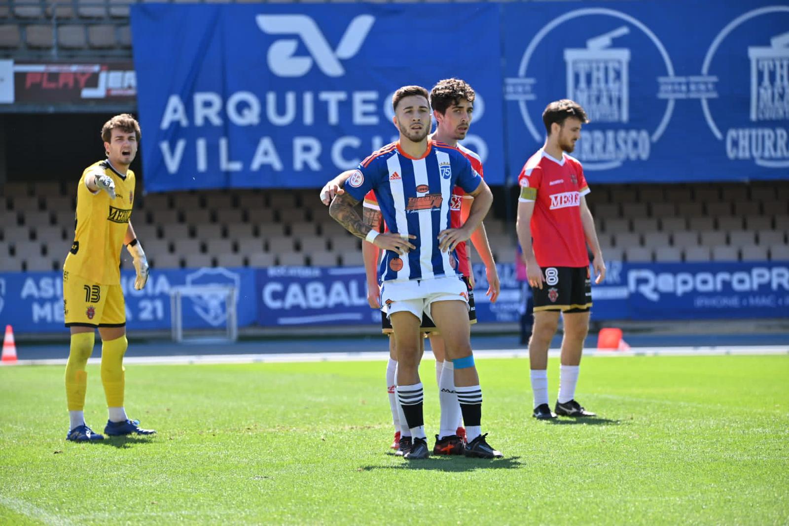 El Xerez CD despidió la temporad en Chapín ante el Espeleño