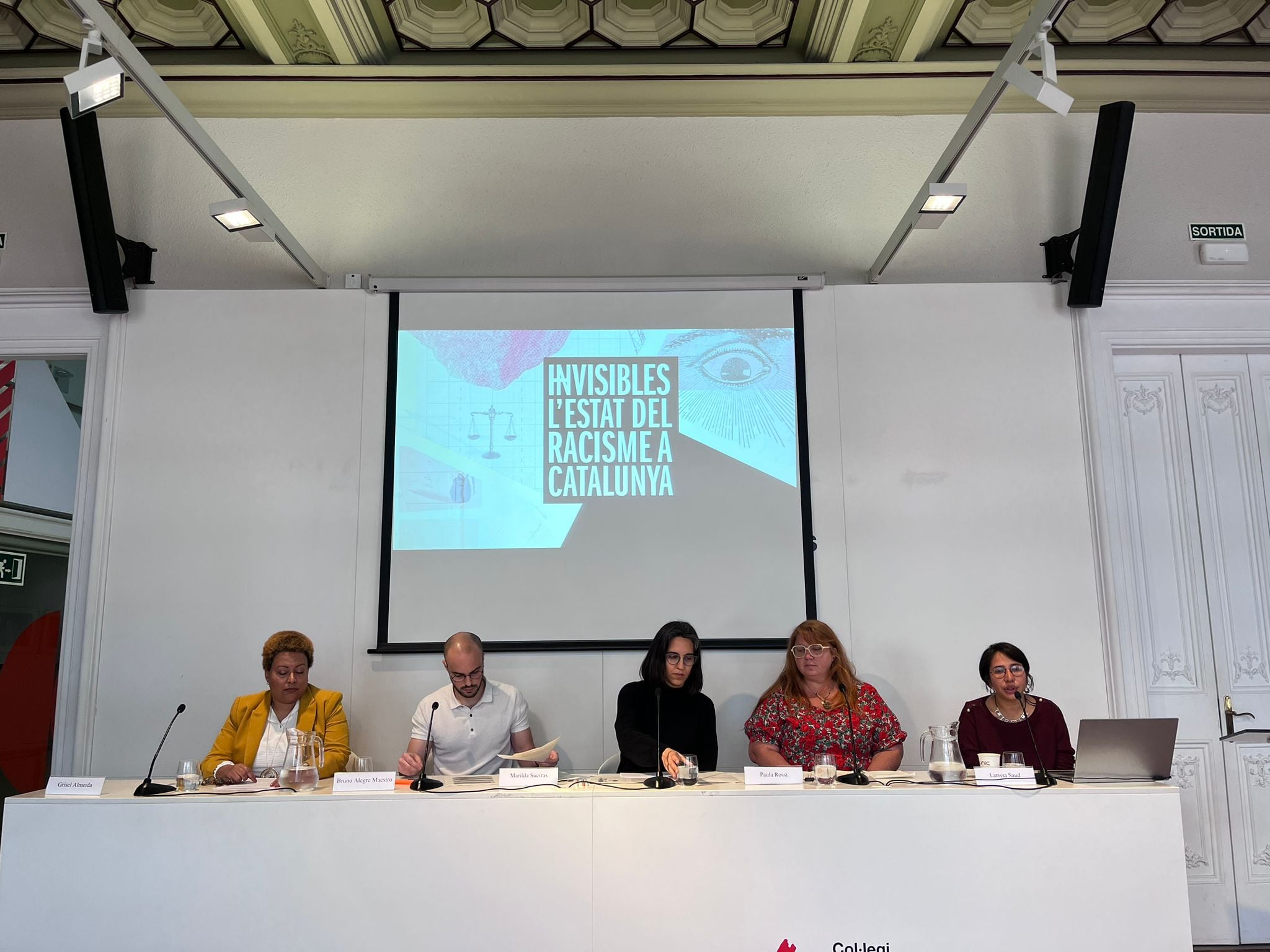 Membres de la plataforma SOS Racisme durant la presentació de l'informe anual de l'entitat