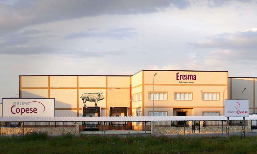 Fachada principal de la factoría de Copese en Coca