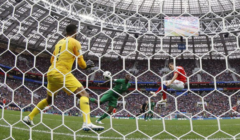 Rusia goleó 5-0 a Arabia Saudí en el partido inaugural.