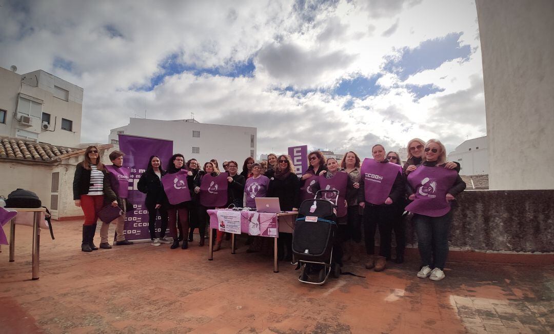 La azotea de la sede CCOO en calle Castilla de la capital jiennense ha servido de base de operaciones para la &quot;pinchada&quot; celebrada este viernes