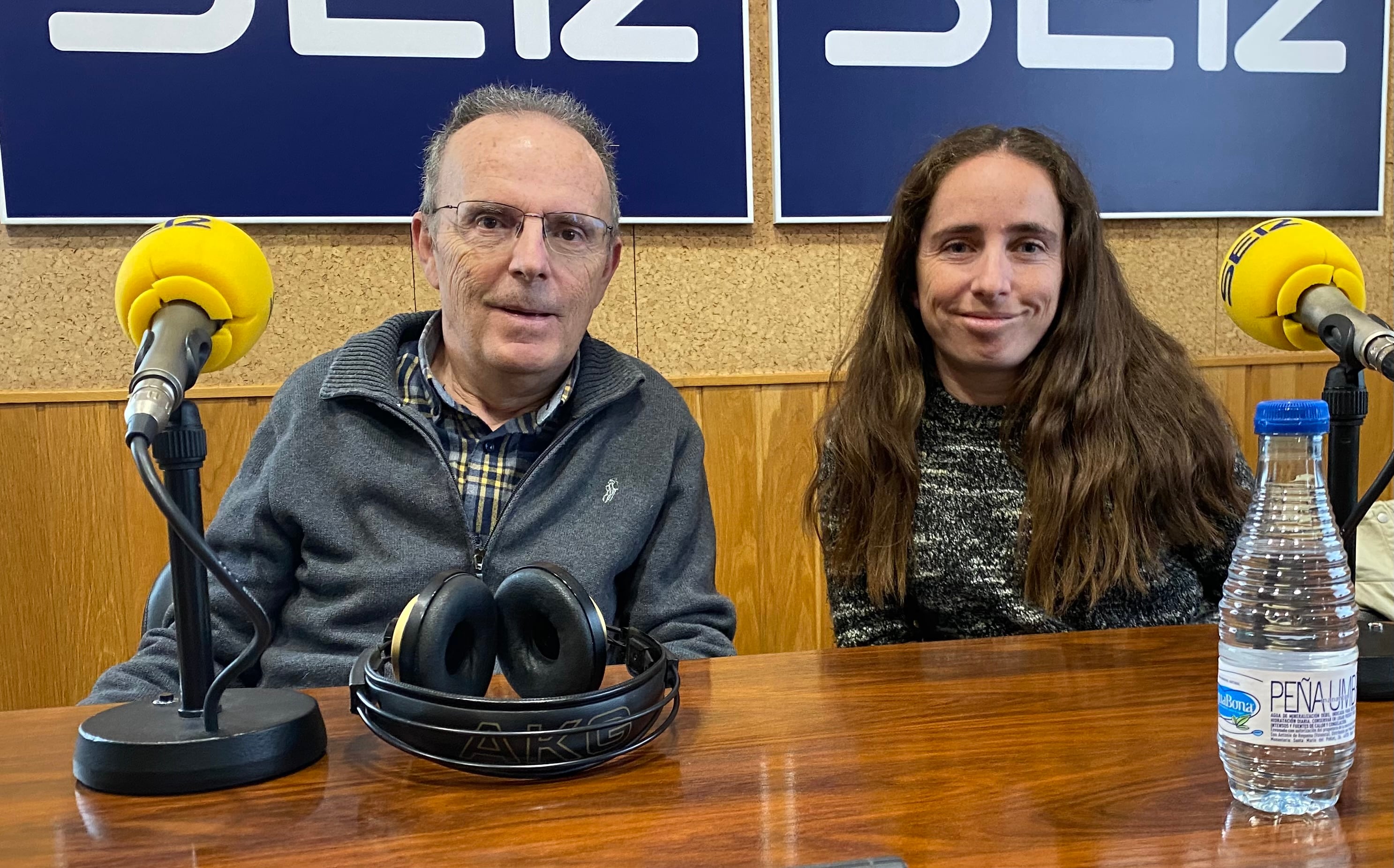 Santiago Prieto y su hija Irene Prieto en el estudio de SER Cuenca.