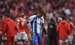 FC Porto&#039;s Brazilian defender Danilo da Silva reacts at the end of the Portuguese league football match SL Benfica vs FC Porto at Luz stadium in Lisbon on April 26, 2015. The game ended with a draw 0-0. AFP PHOTO/ PATRICIA DE MELO MOREIRA