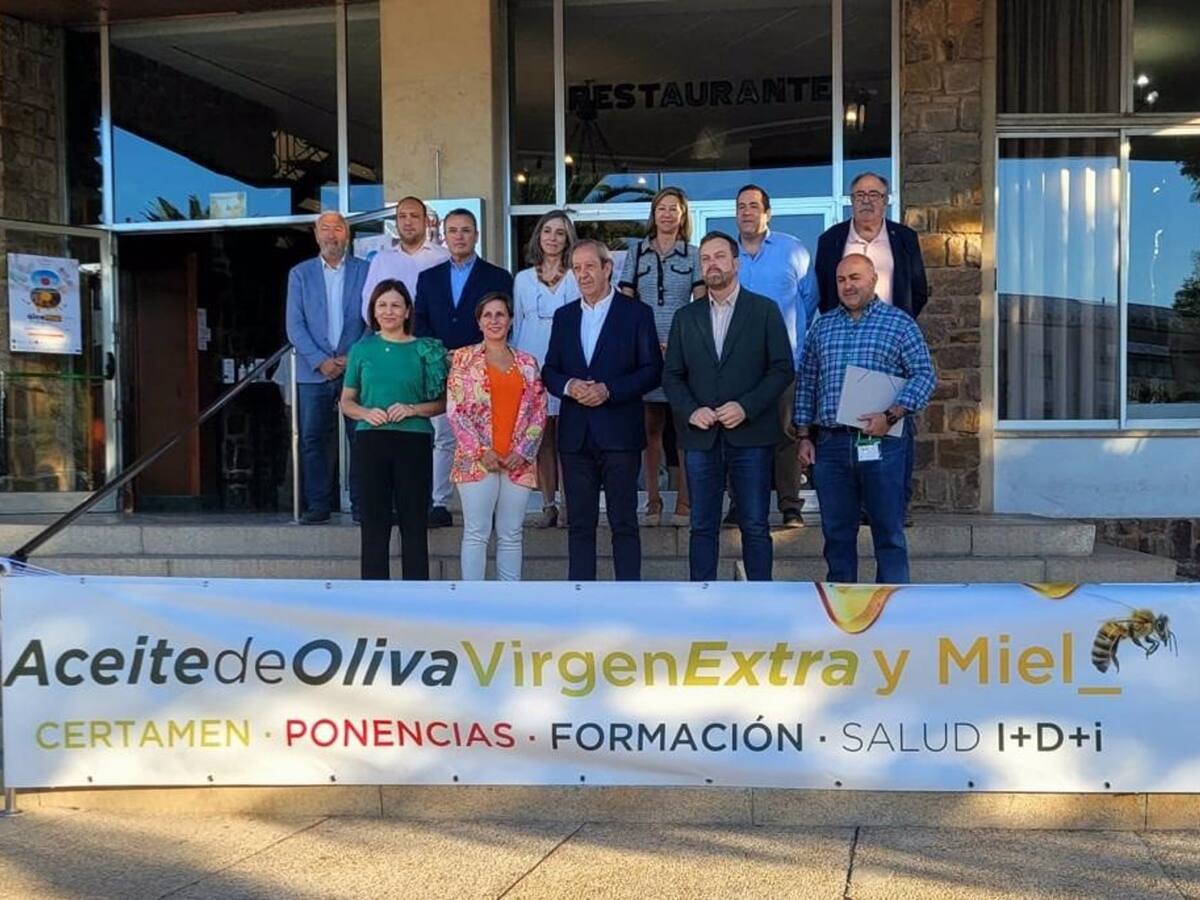 La Junta destaca en Oleomiel el valor productivo del sector apícola en la provincia
