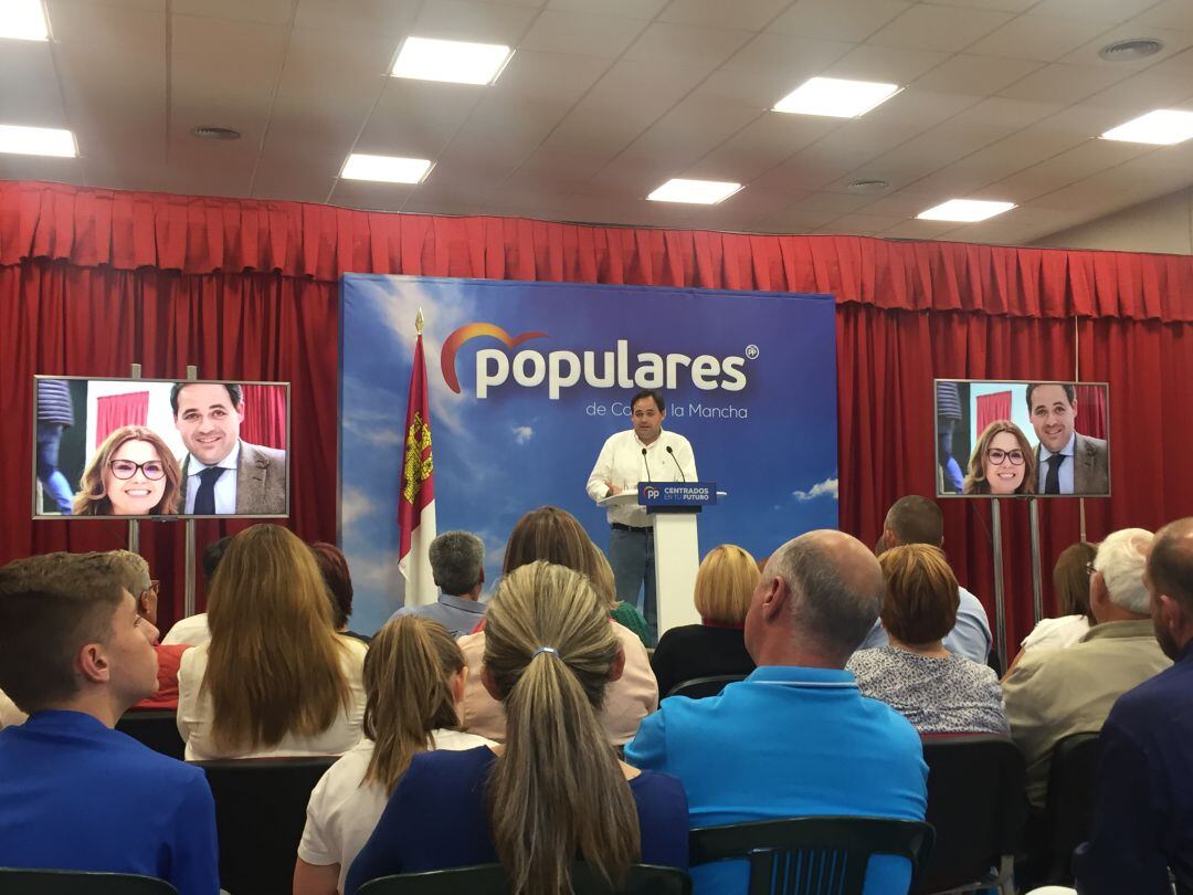 Acto de Paco Núñez en Villanueva de la Torre