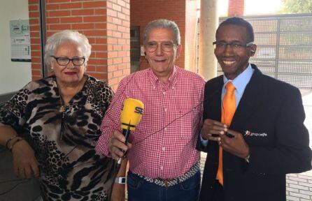 Manoli Sánchez, Rafael García y Freddy. Comunidad de mayores de la calle Sama Naharro