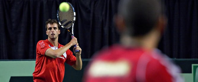 El tenista de Mataró golpea una pelota durante un entrenamiento en el Thunderbird Sport Centre