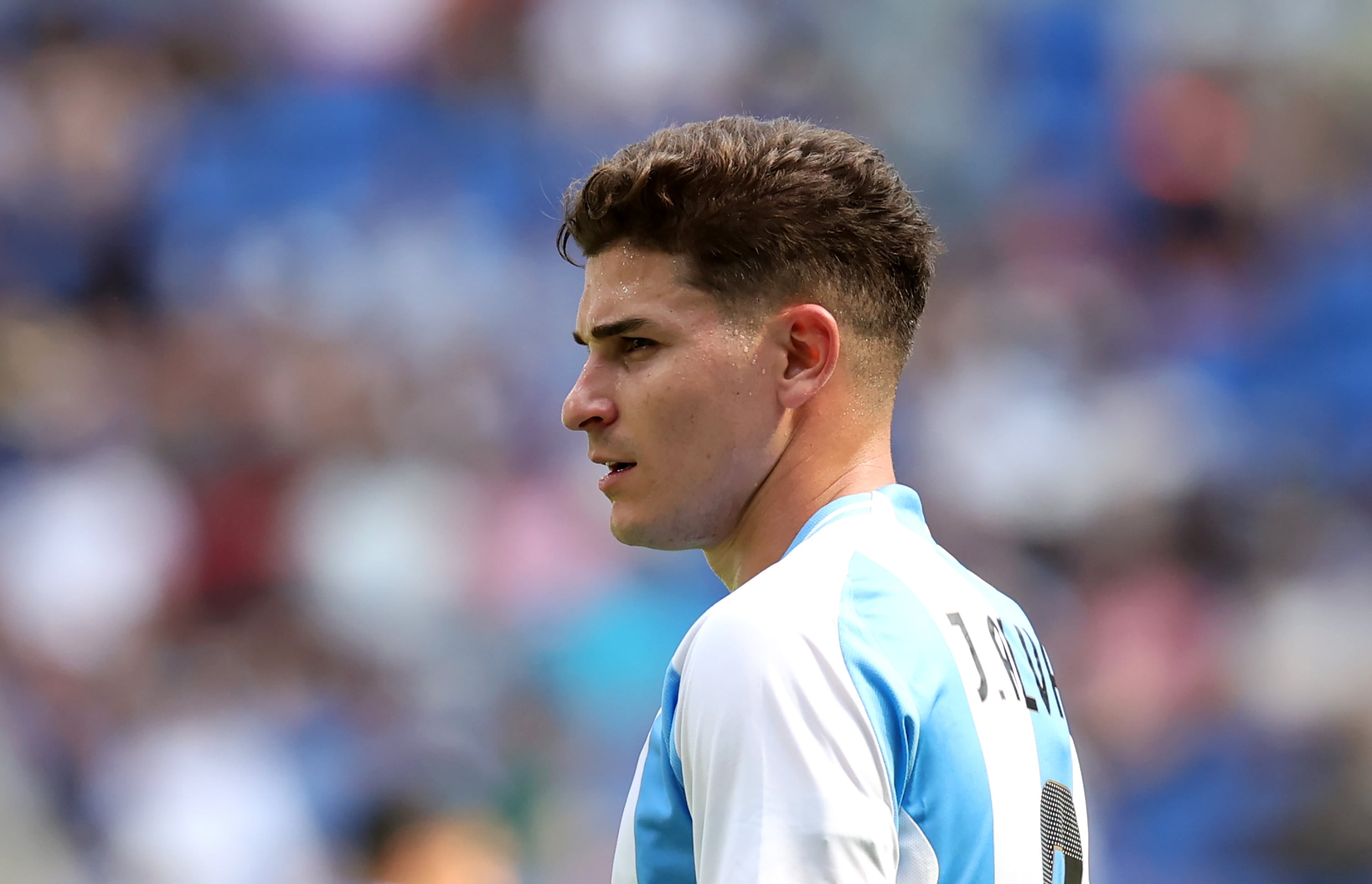 Julián Álvarez, durante un partido con Argentina en París 2024. (Claudio Villa/Getty Images)