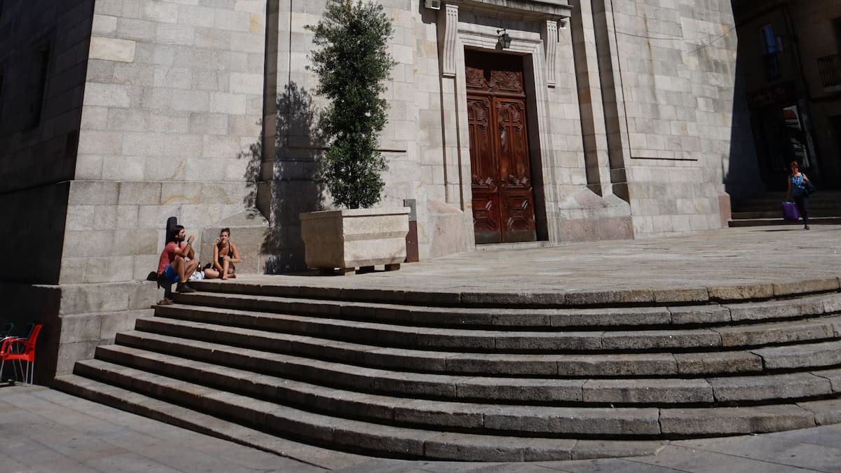 Carlos Borrás anuncia la imposición de Cofrade de Honor del Cristo de la Victoria al Obispo Emérito de Tui-Vigo