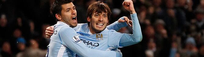 Agüero y Silva celebran el tanto  frente al Arsenal