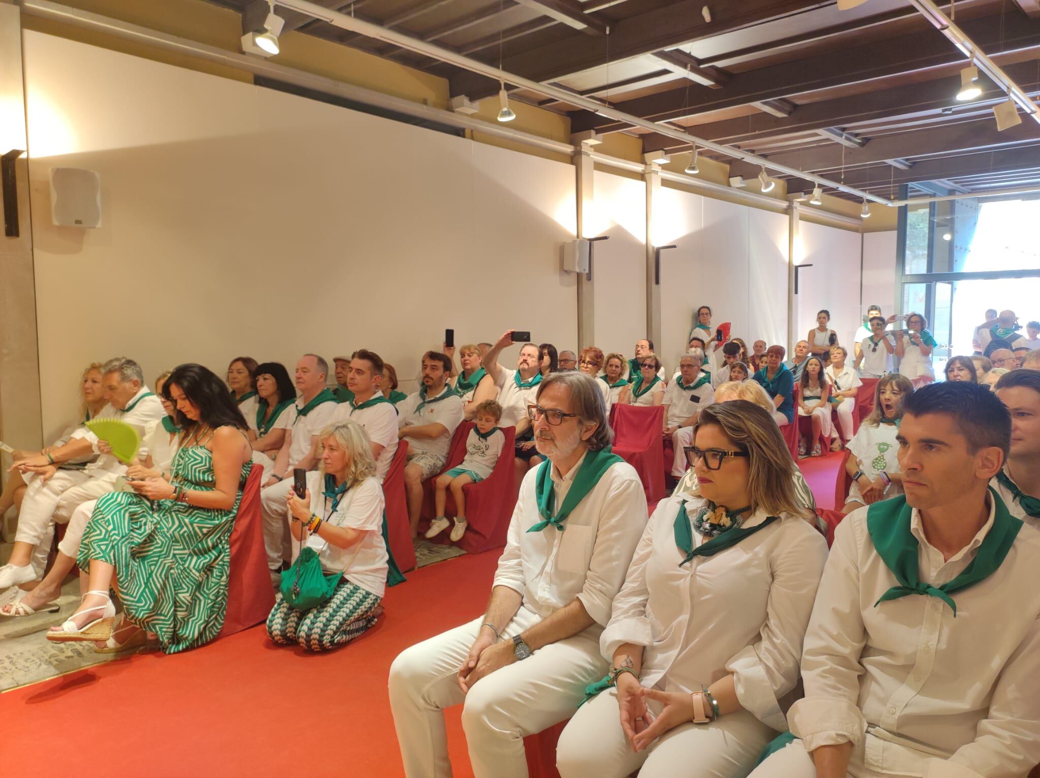 Acto de homenaje a los oscenses del exterior.