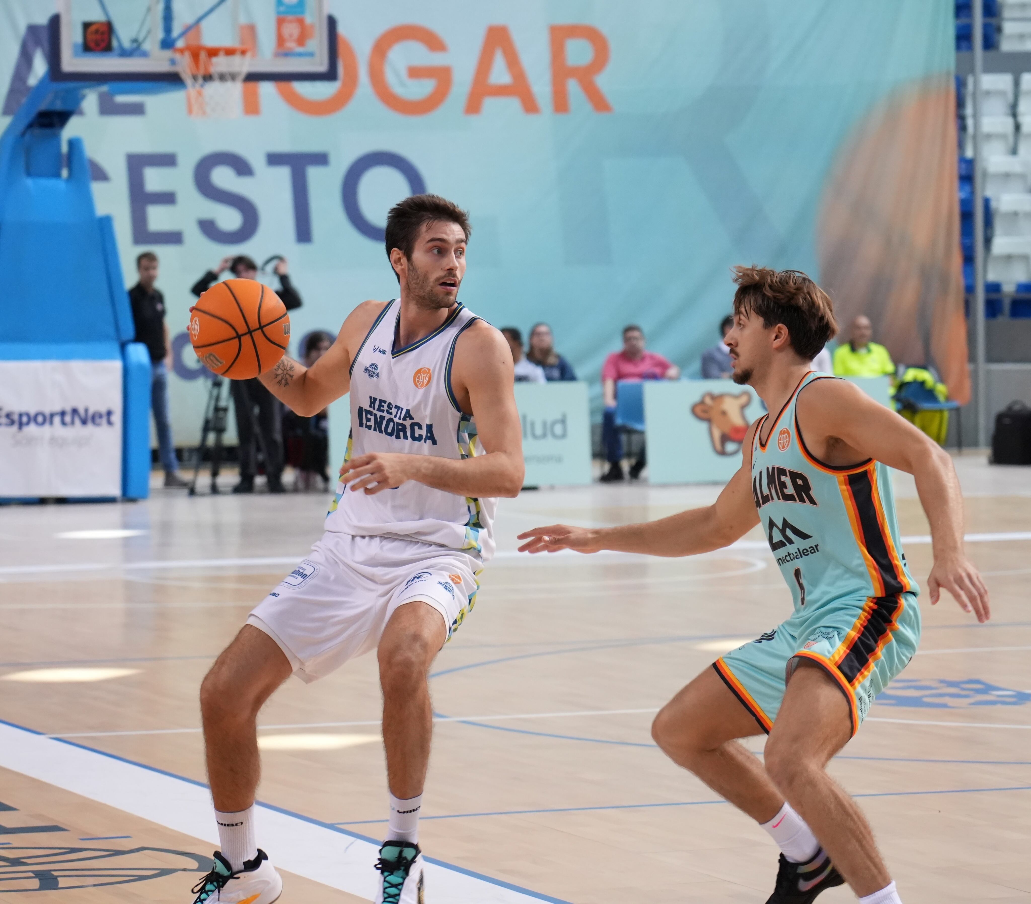 Pol Molins en el partit disputat aquesta temporada a Palma.