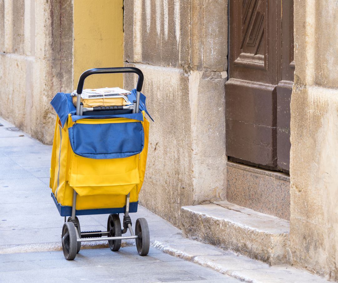 Correos niega las acusaciones de los sindicatos