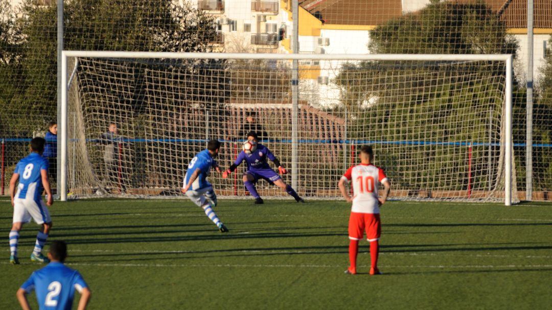 Corral desde el punto de penalti marcaría en Ubrique