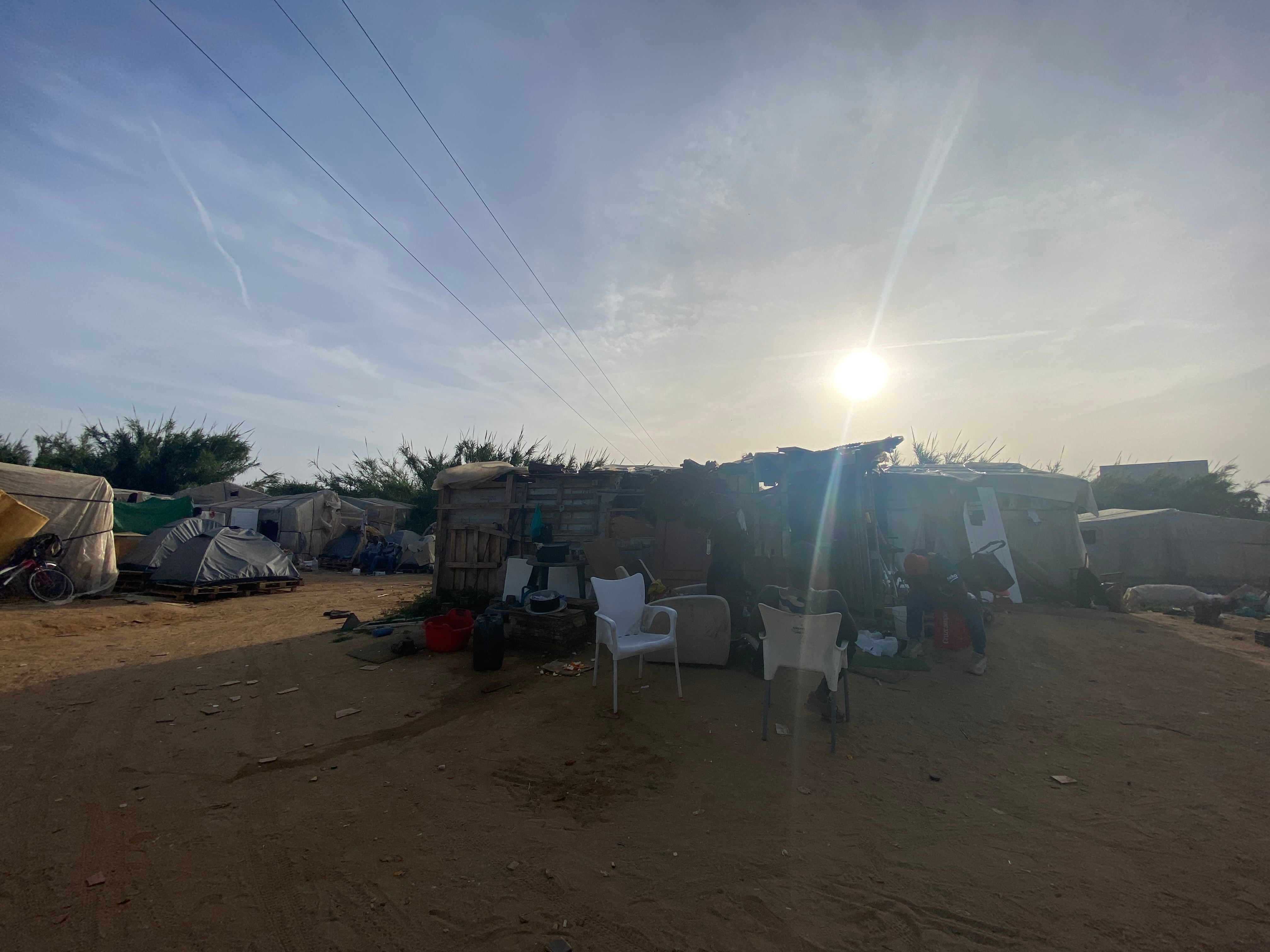 Chabolas de un grupo de senegaleses en las cercanías del campo de fútbol de Lepe