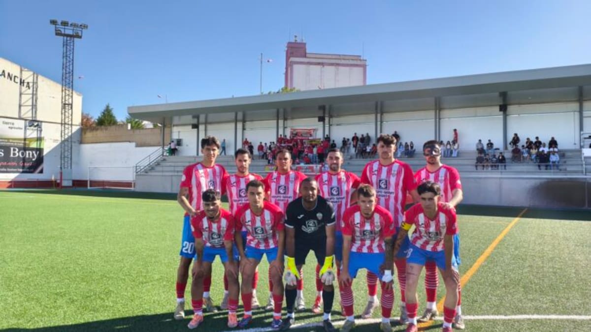 Caballero marca dos goles y el CD Pedroñeras gana al Huracán de Balazote para seguir vivo en la lucha por la permanencia