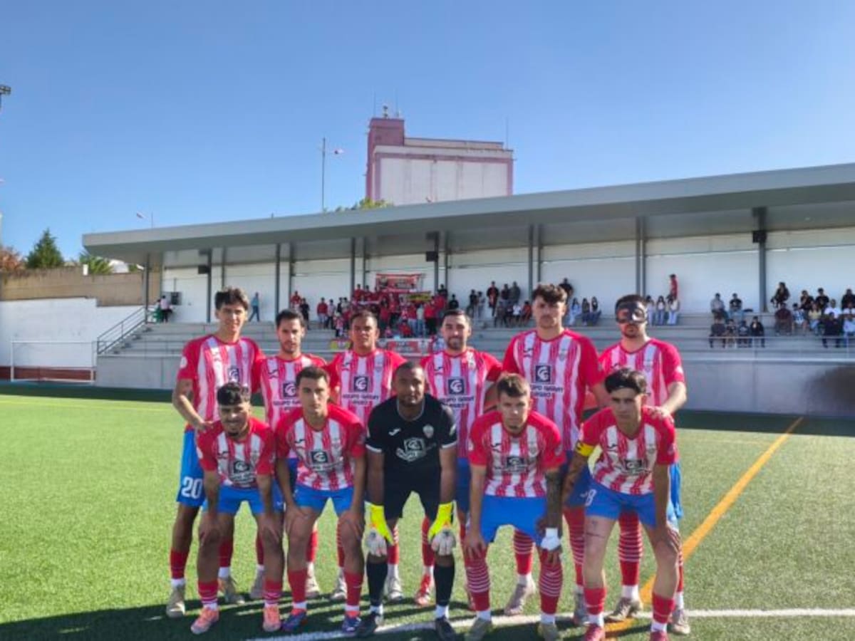 Caballero marca dos goles y el CD Pedroñeras gana al Huracán de Balazote para seguir vivo en la lucha por la permanencia