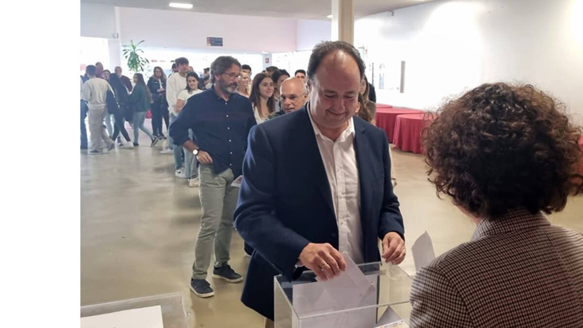 Casimiro Mantell gana las Elecciones al Rectorado de la UCA