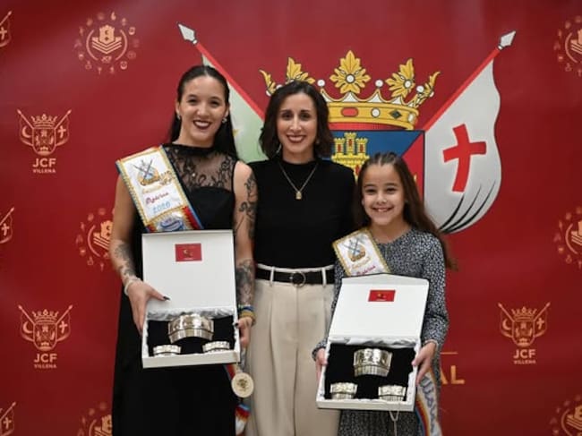 Presidenta y Madrinas de la Comparsa de Moros Realistas