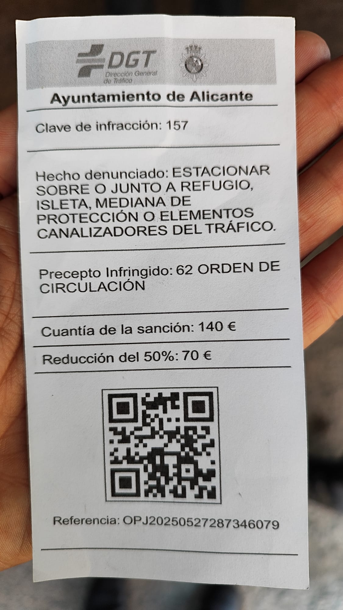 Multa falsa colocada en coches aparcados en el entorno del Mercado Central de Alicante