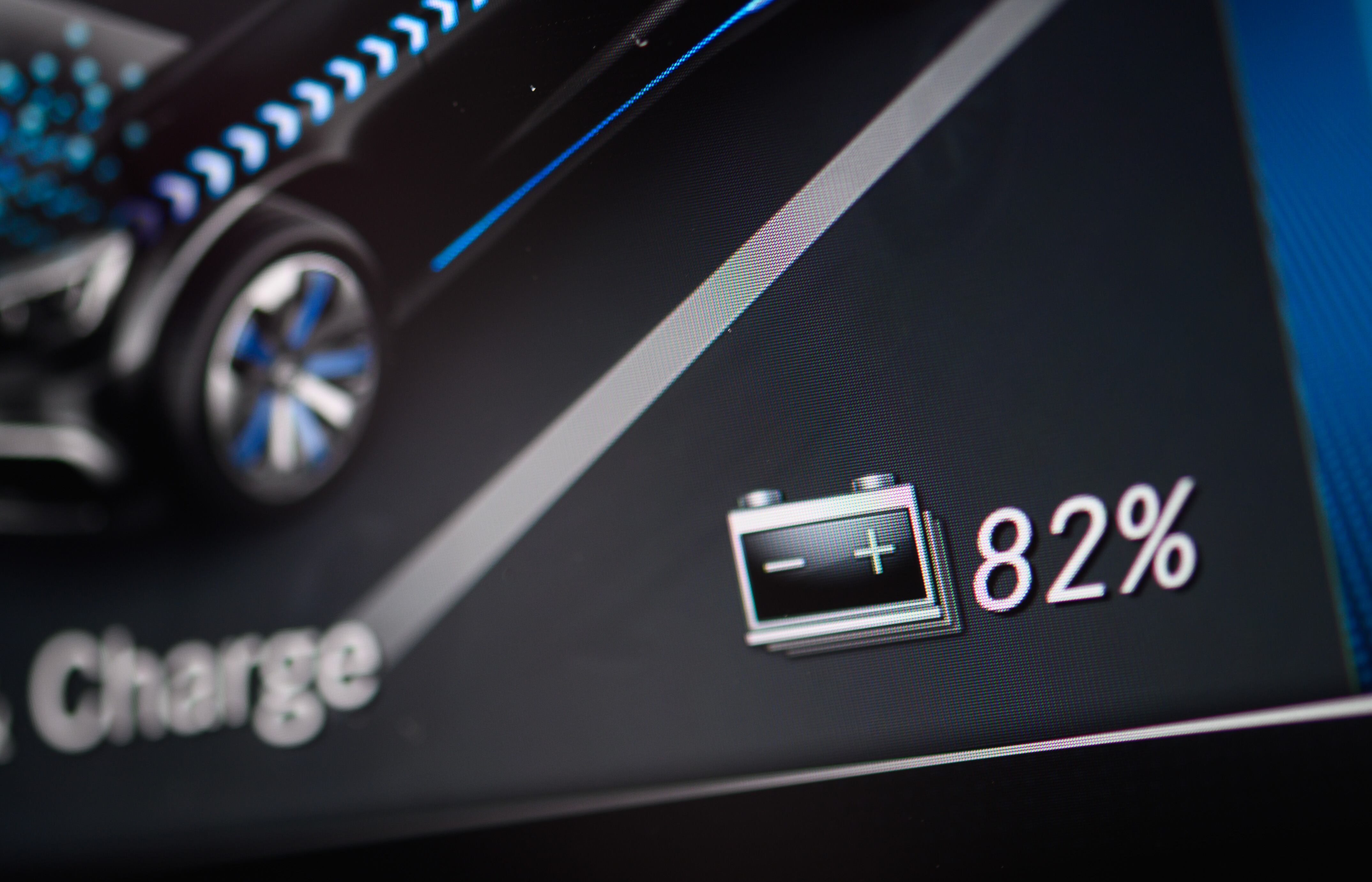 19 July 2019, Baden-Wuerttemberg, Stuttgart: The icon for the charging status of a hydrogen-electric hybrid indicates 82 percent. Photo: Sebastian Gollnow/dpa (Photo by Sebastian Gollnow/picture alliance via Getty Images)