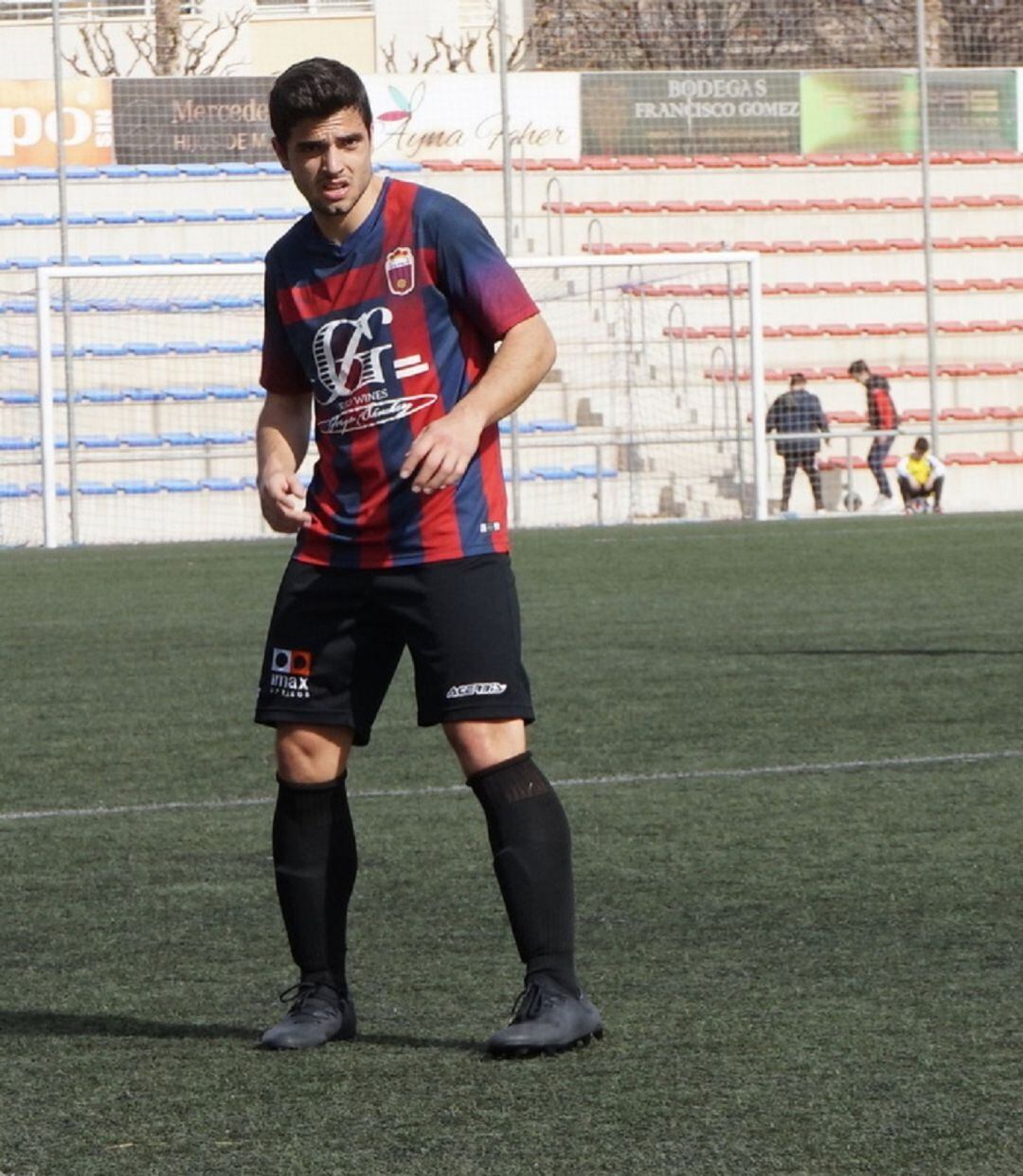 Mario Uclés se ha ganado la renovación con el Eldense