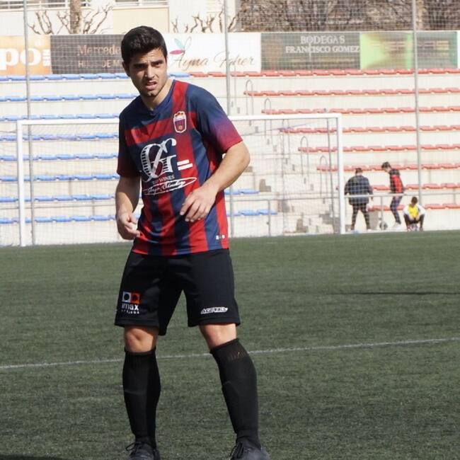 Mario Uclés se ha ganado la renovación con el Eldense