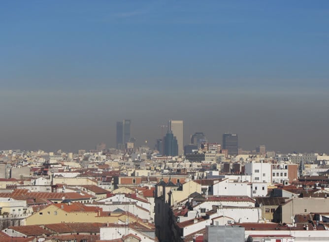 Así está el cielo de Madrid el 5 de enero de 2012 desde la terraza de la Cadena SER en la Gran Vía