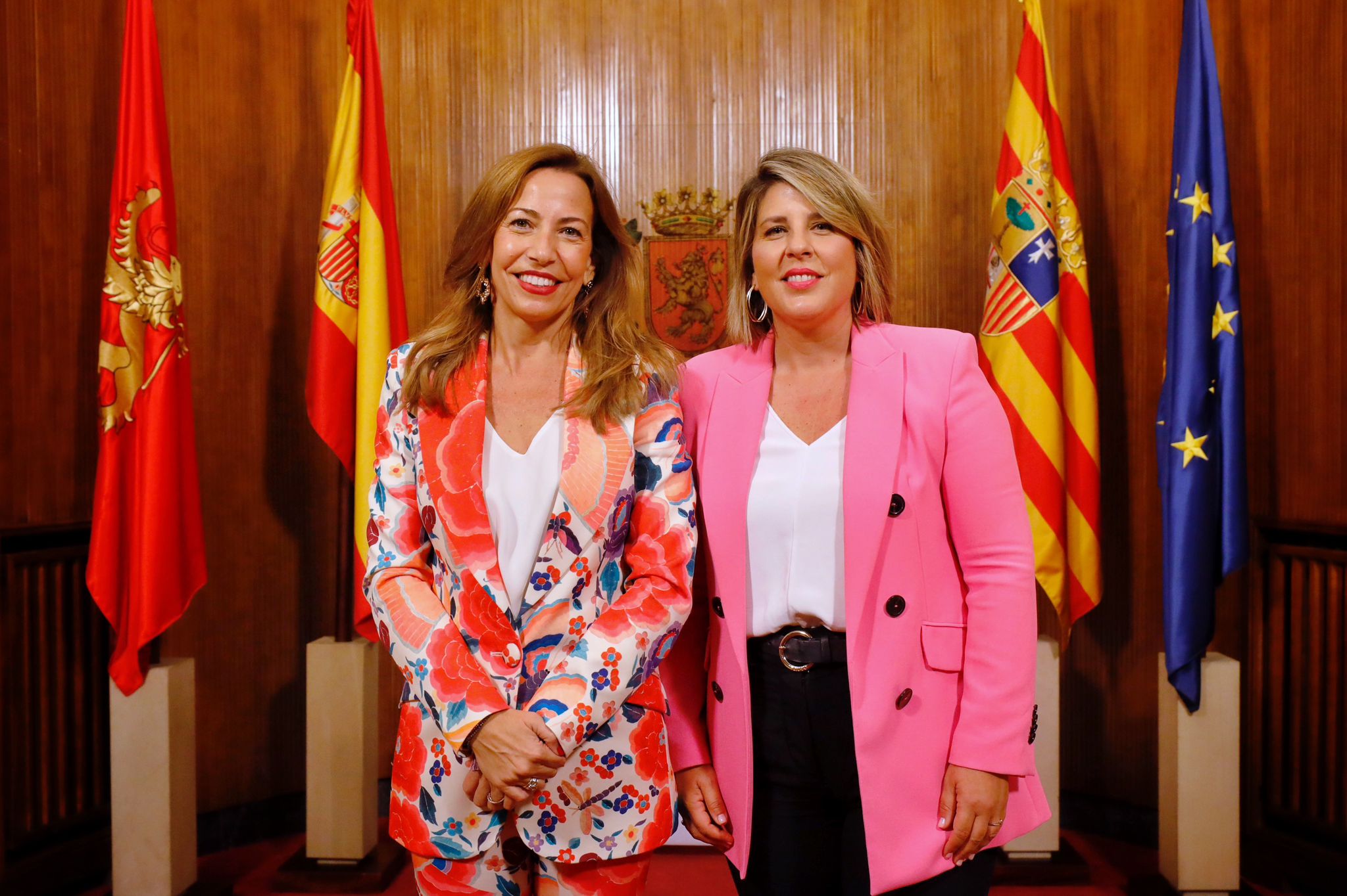 Noelia Arroyo visita a la alcaldesa de Zaragoza