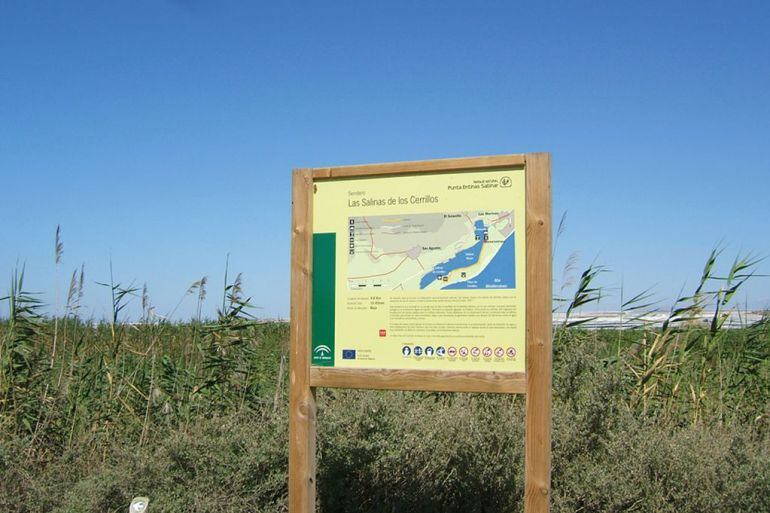 Sendero señalizado Salinas de Cerrillos. El Paraje y Reserva Natural Punta Entinas-SabinaR.