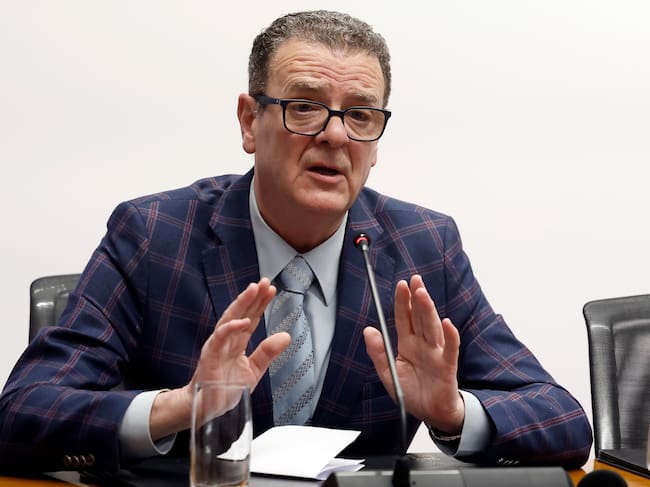El asesor fiscal del bar Franky de Pamplona, Miguel Moreno Purroy,reconoce en la Comisión de Investigación del Parlamento foral que emitió facturas a Acciona que "no respondían a una prestación real" EFE/ Jesús Diges