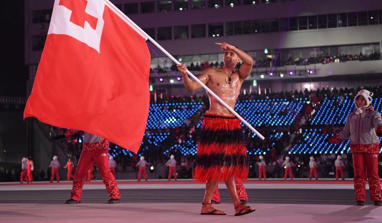 Pita Taufatofua, abanderado de Tonga en los Juegos de PyeongChang.