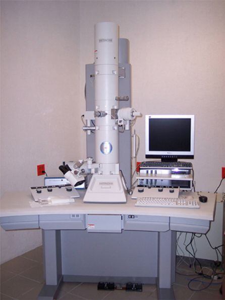 Microscopio electrónico de transmisión (TEM), marca Hitachi modelo H-7500