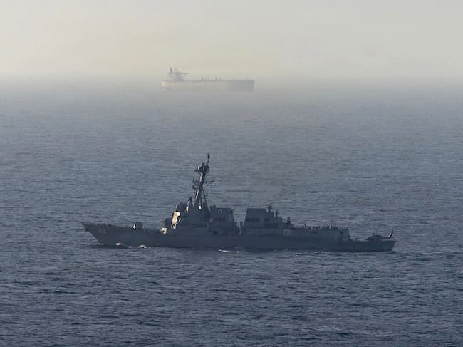 Irán asegura que ha empezado a cobrar los peajes por cruzar el estrecho de Ormuz. EFE/ @CENTCOM.