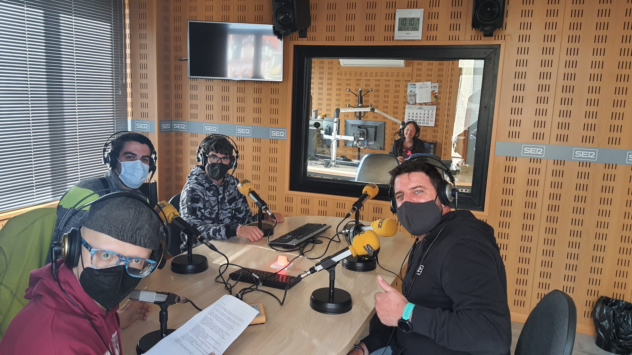 Los creadores de Inclusion Man en los estudios de Radio Extremadura