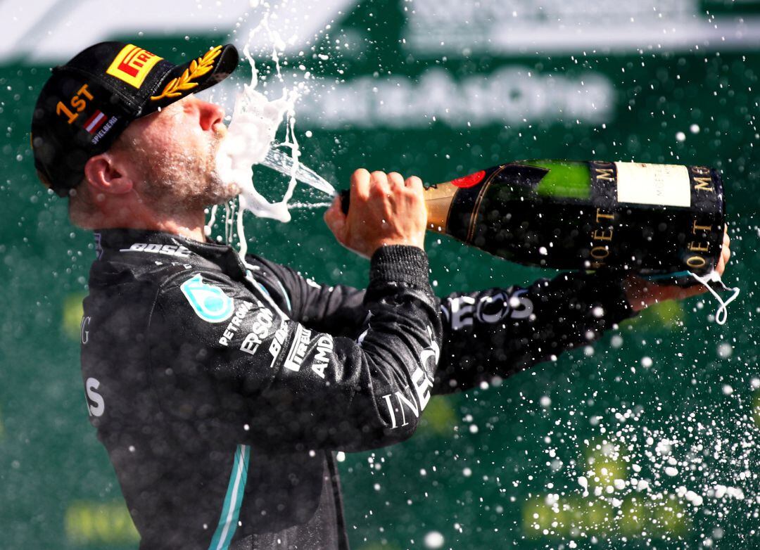 Bottas celebrando la victoria en el primer Gran Premio de esta temporada