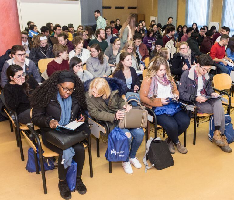 Acto de bienvenida a los alumnos extranjeros que estudiarán en la UBU el segundo semestre