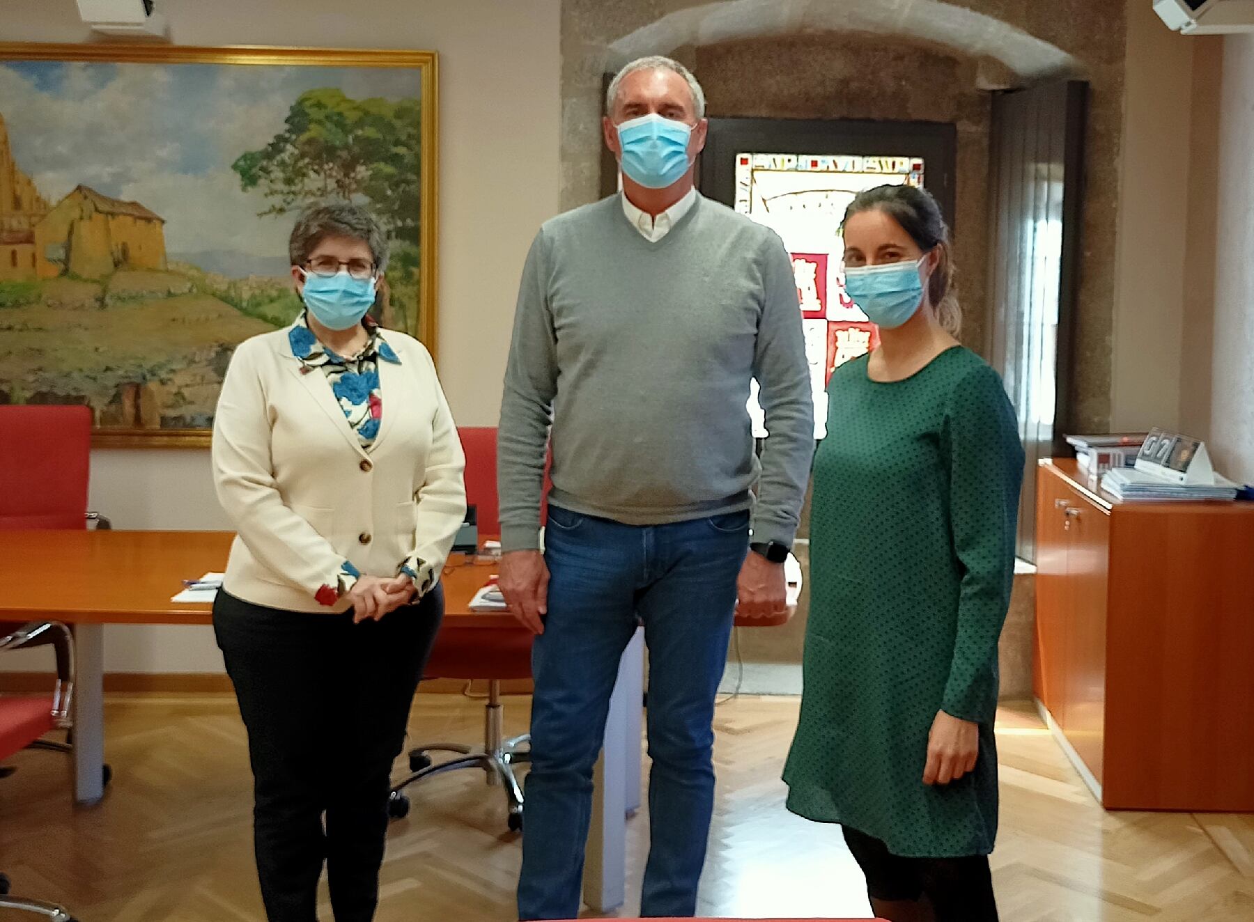 De izquierda a derecha, la jefa del Servicio Territorial de Medio Ambiente, el delegado territorial de la Junta y la directora-conservadora del parque natural ‘Hoces del Río Duratón’