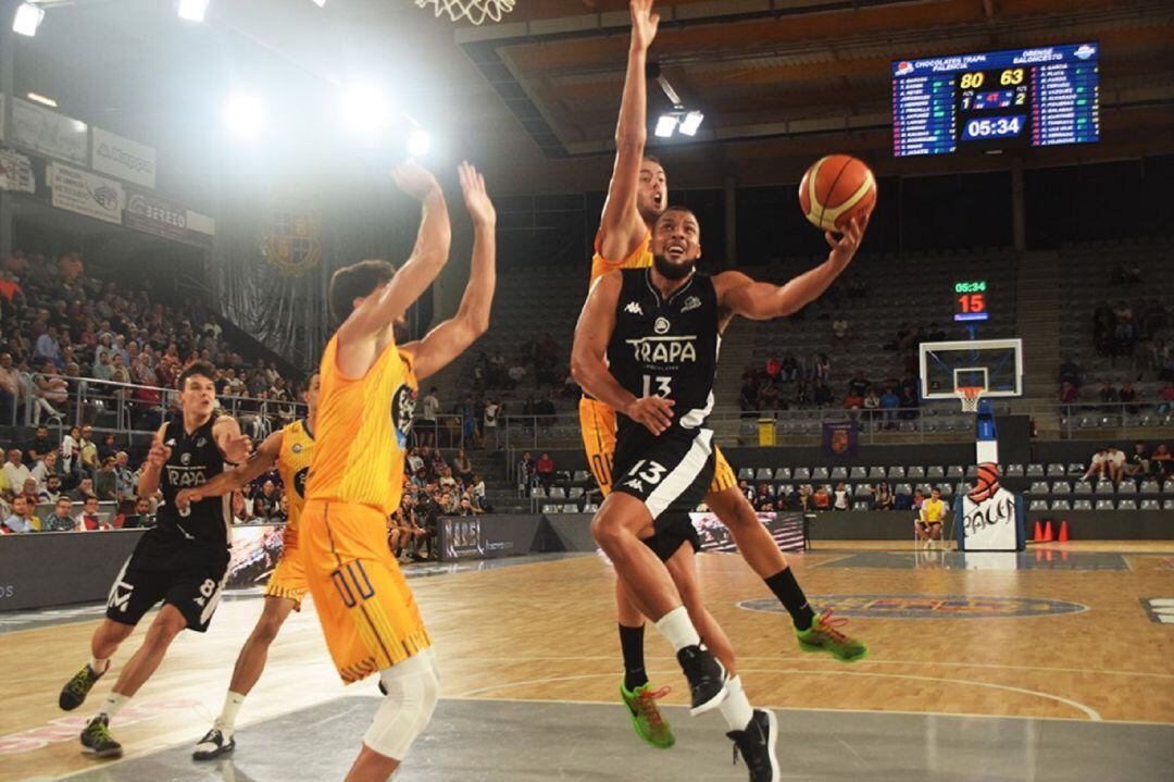 Buen partido de pretemporada del Palencia Baloncesto ante el Ourense