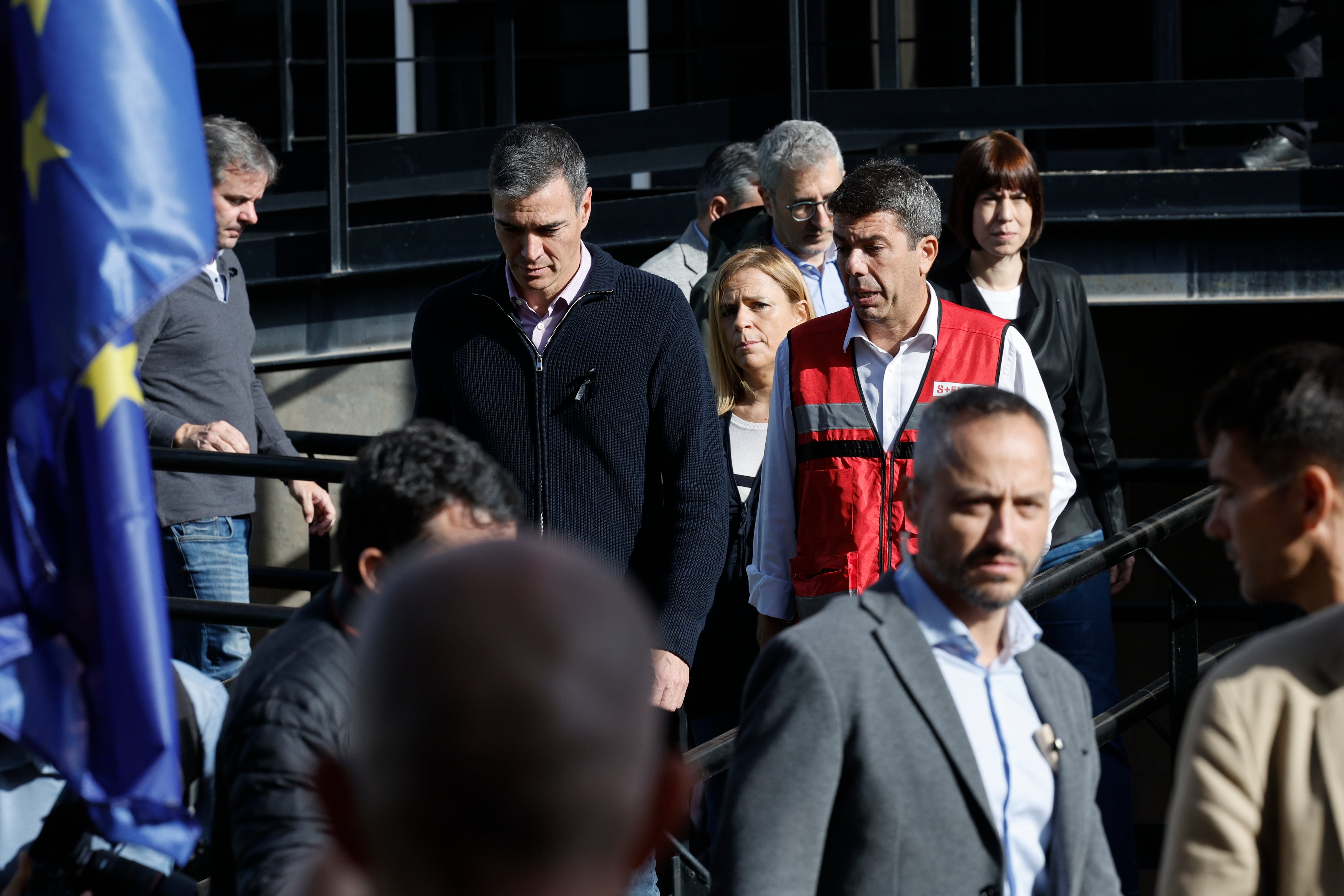 El presidente del Gobierno, Pedro Sánchez, acompañado por la ministra de Ciencia, Innovación y Universidades, Diana Morant, el president de la Generalitat, Carlos Mazón, y la delegada del Gobierno, Pilar Bernabé, visita este jueves el centro de coordinación de las labores de emergencia en las zonas afectadas por la DANA